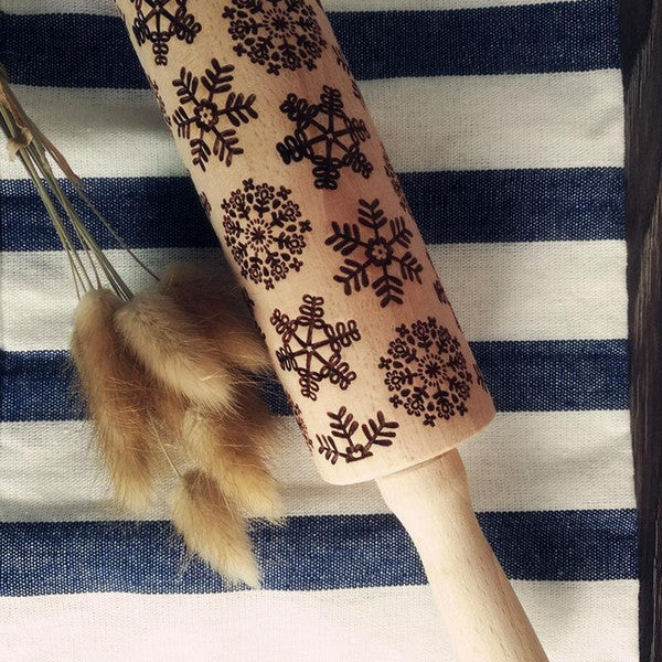 Embossed Wooden Rolling Pin with Christmas Patterns for Cookies Pie Crust and Fondant