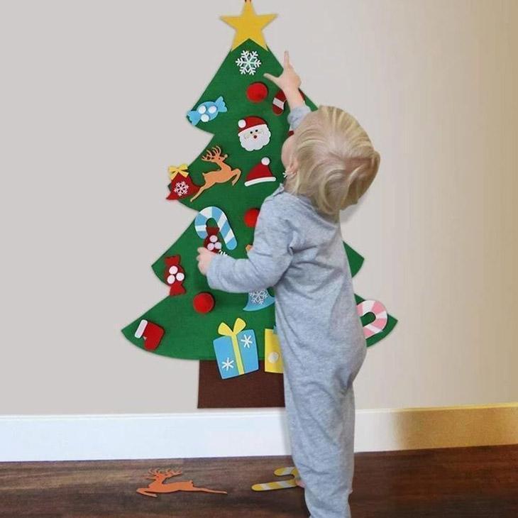 Interactive Felt Christmas Tree with Detachable Ornaments and LED Lamp