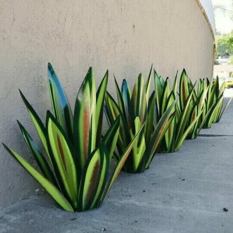 Garden Lamp With Agave Design For Outdoor Spaces