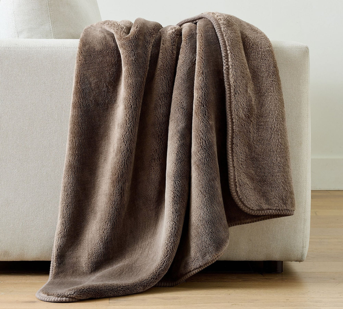 Plush Polyester Throw Blanket with Soft Velvety Weave, 50x60 Inches