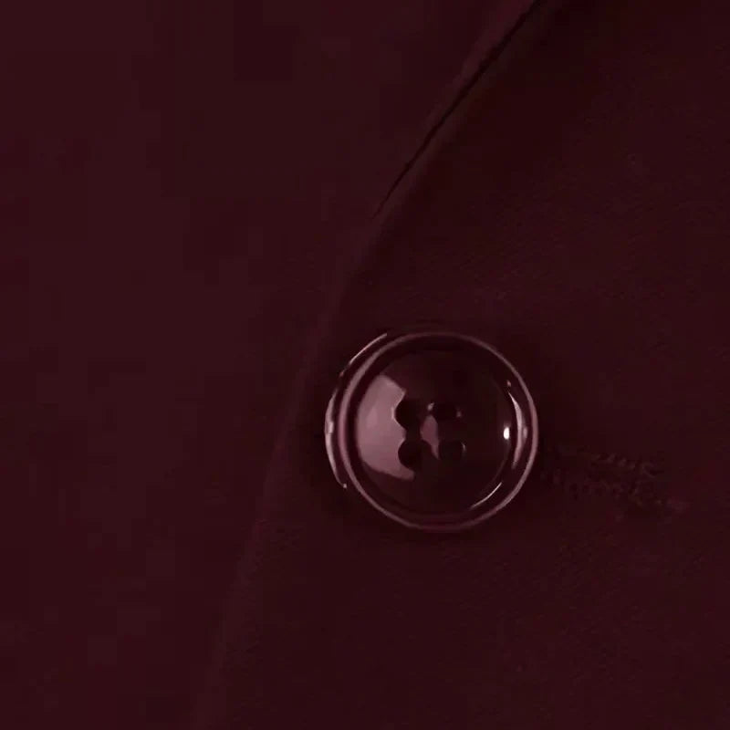 Versatile men's slim fit double-breasted 3-piece suit with waistcoat, suitable for various events.
