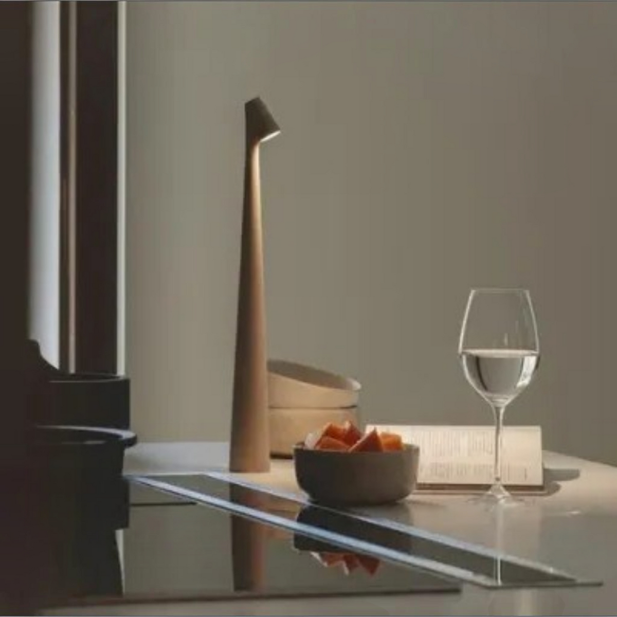 Nordic minimalistic design mood lamp | Wireless | LED | Reading lamp | Dinner lamp